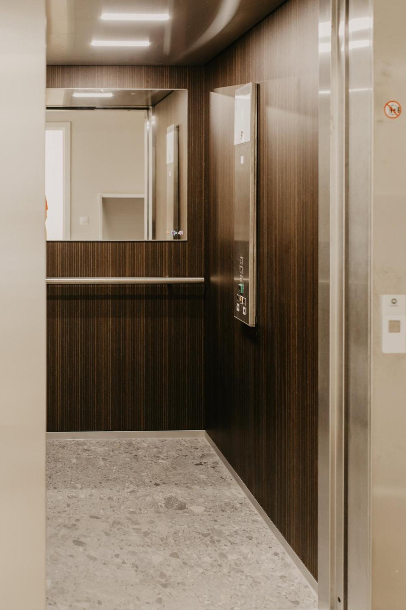 Blue Bird Residence Suite Moriaan Antwerpen Eksteriør bilde